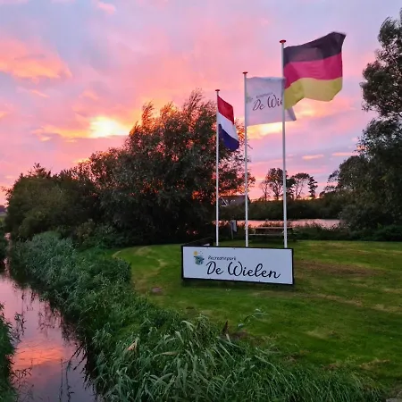 582 Op Recreatiepark De Wielen Horská chata