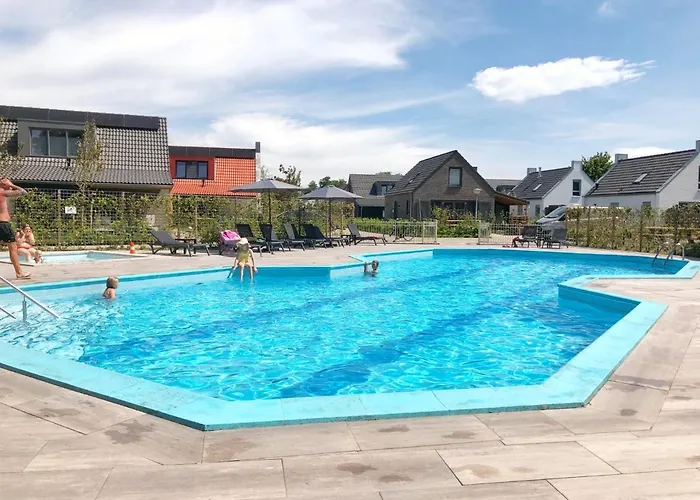 Alpstuga 582 Op Recreatiepark De Wielen Sint Maarten