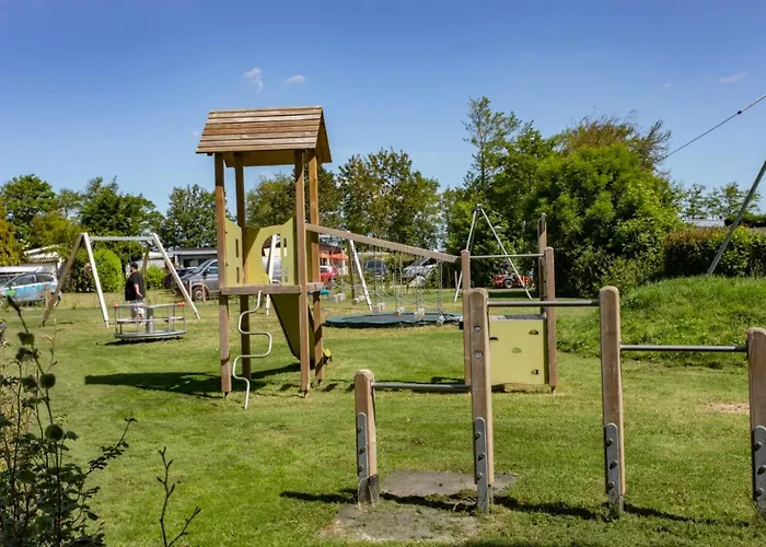 582 Op Recreatiepark De Wielen Alpstuga *